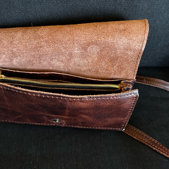 Portland Leather Crossbody bag - Picture 3 of 3